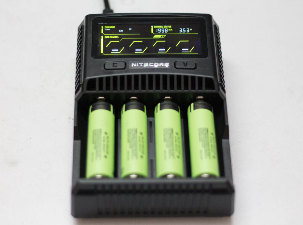 سنجیدن ولتاژ باتری های لیتیومی بشکل موازی