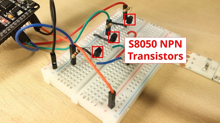 استفاده از 3 ترانزیستور S8050 برای پیوستگی جریان بیشتر 12 LED روی نوار