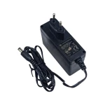 آداپتور 12 ولت 2.5 آمپر دیواری